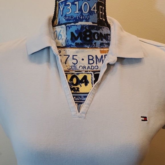 Tommy Hilfiger collared shirt - Picture 2 of 7